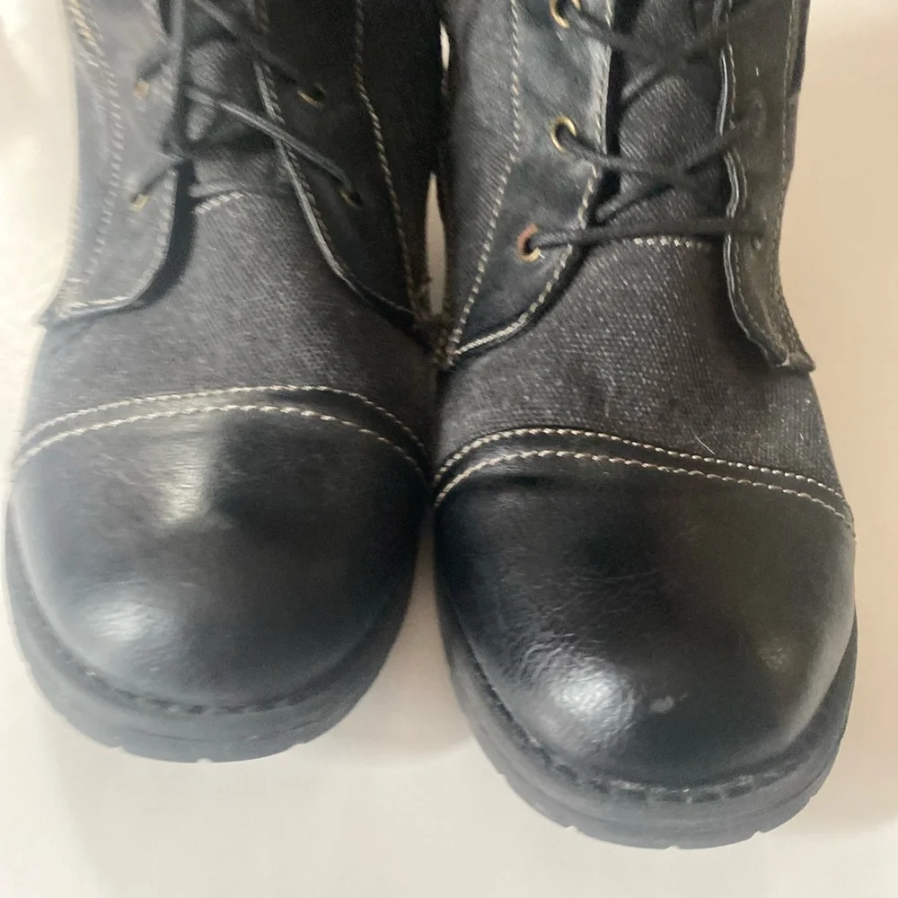 Boots - Picture 14 of 15